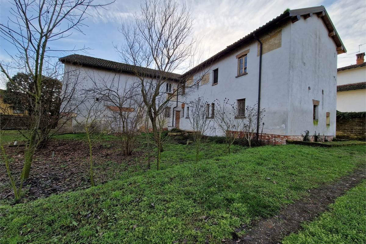 VENDESI VILLA QUATTROCENTESCA