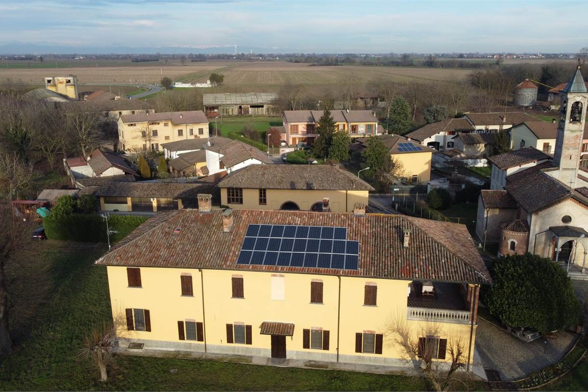 VENDESI VILLA QUATTROCENTESCA