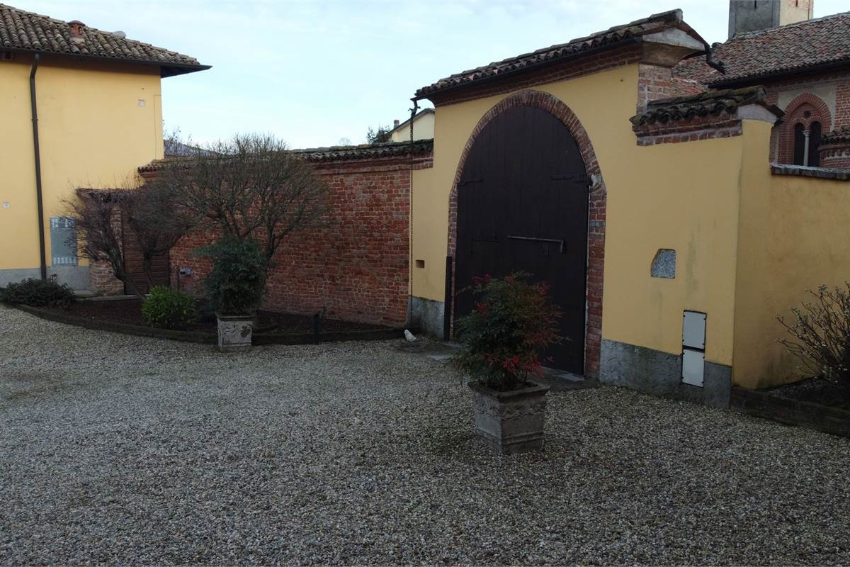 VENDESI VILLA QUATTROCENTESCA