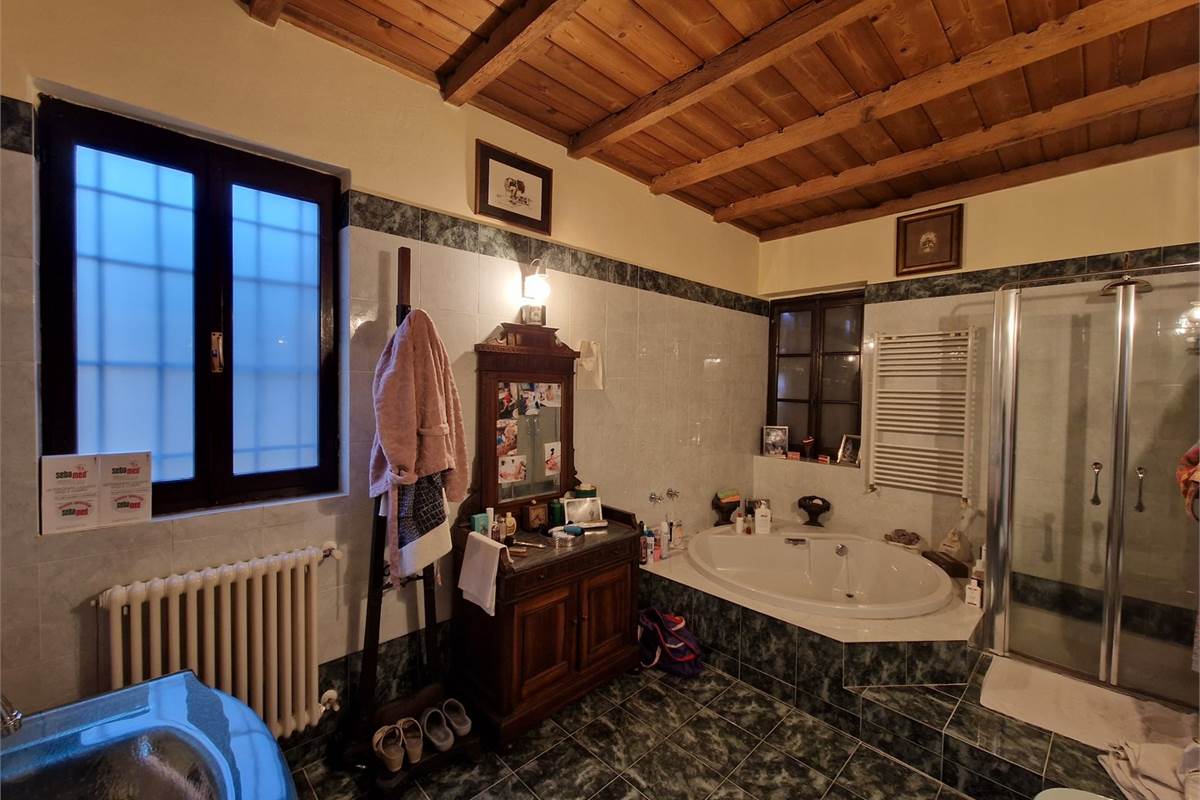 VENDESI VILLA QUATTROCENTESCA