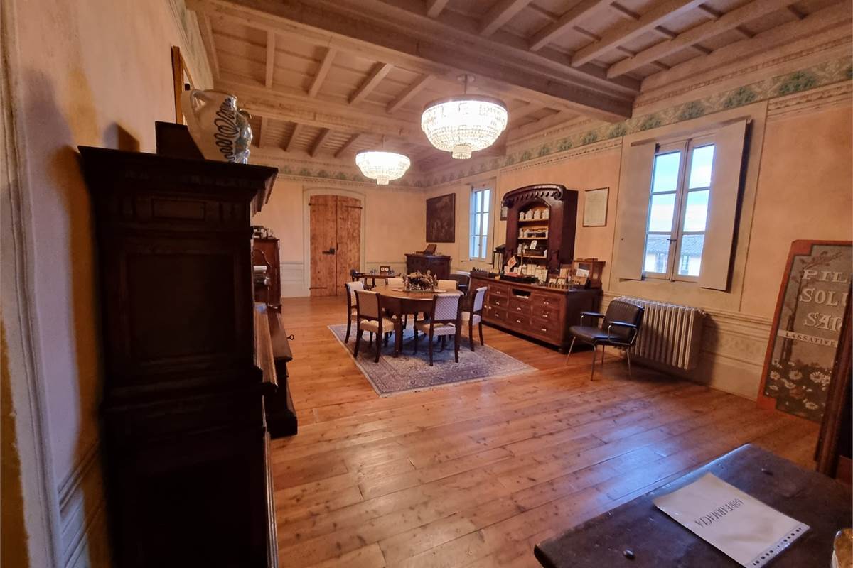 VENDESI VILLA QUATTROCENTESCA