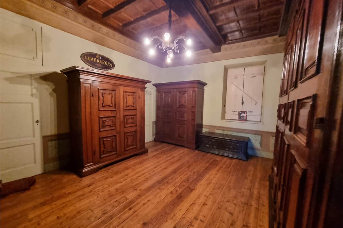 VENDESI VILLA QUATTROCENTESCA