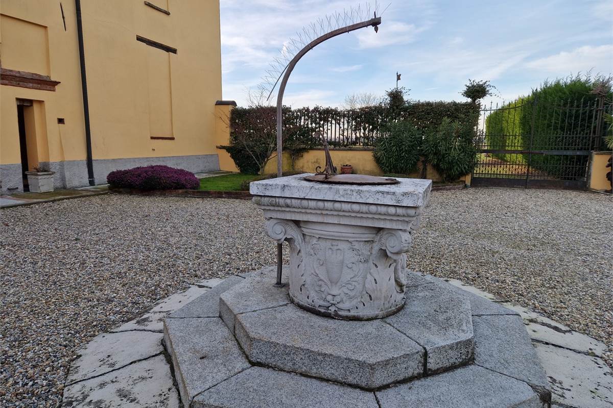 VENDESI VILLA QUATTROCENTESCA