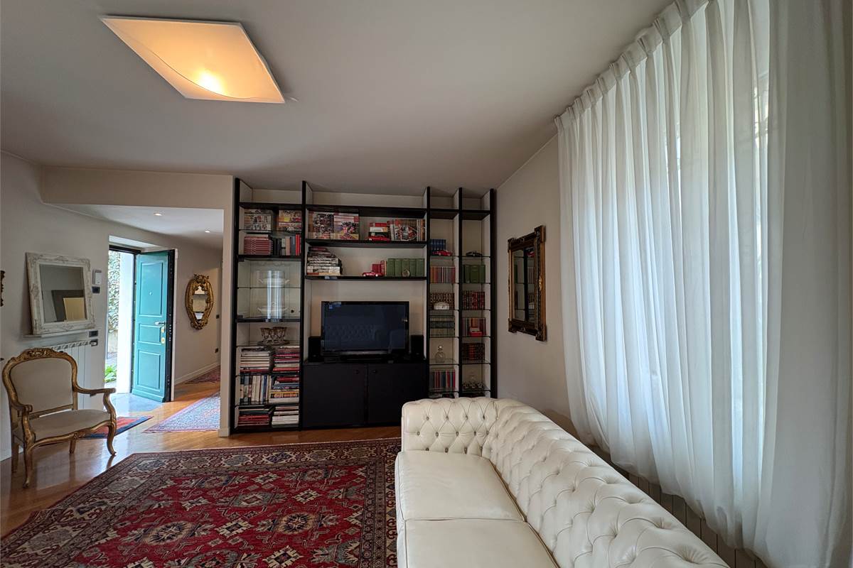 Casa indipendente a Marnate