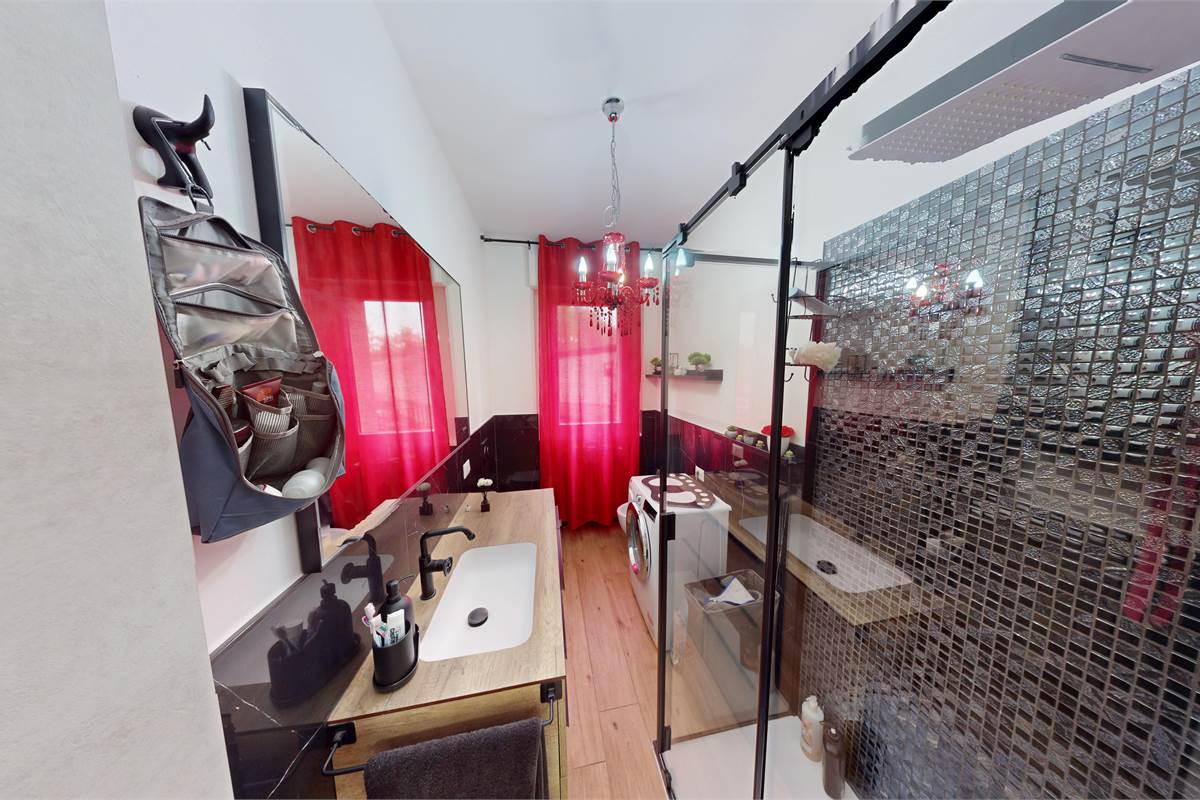 Trilocale a Cadorago con autorimessa e sottotetto