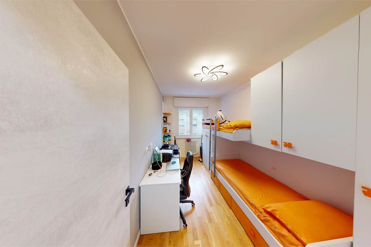 Trilocale a Cadorago con autorimessa e sottotetto