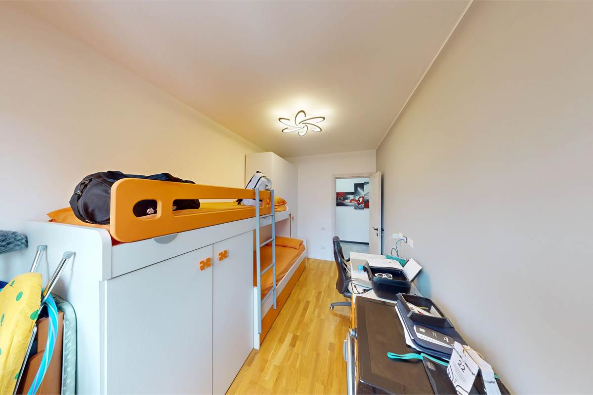 Trilocale a Cadorago con autorimessa e sottotetto