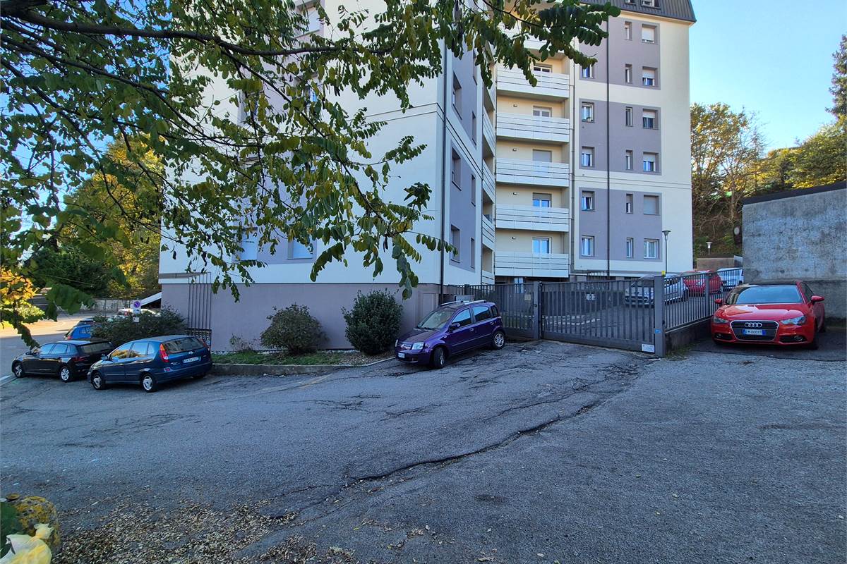 Trilocale a Cadorago con autorimessa e sottotetto