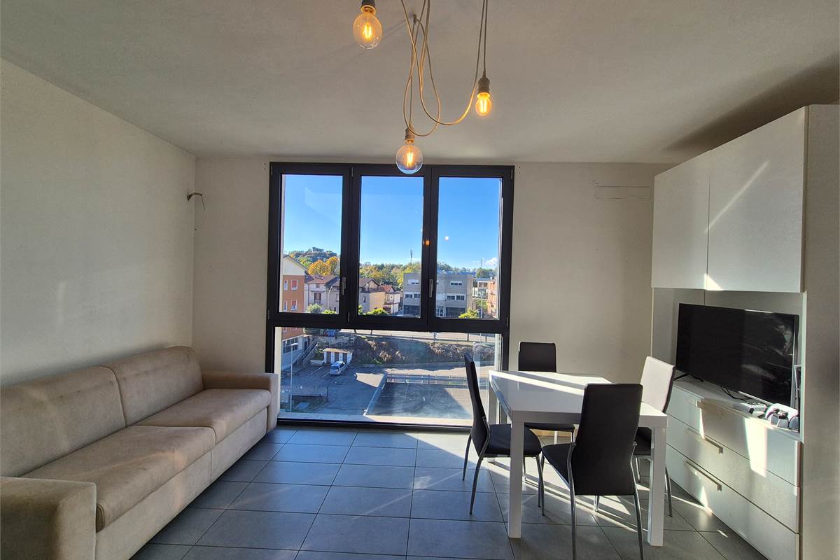 Nuovo Monolocale arredato a Como