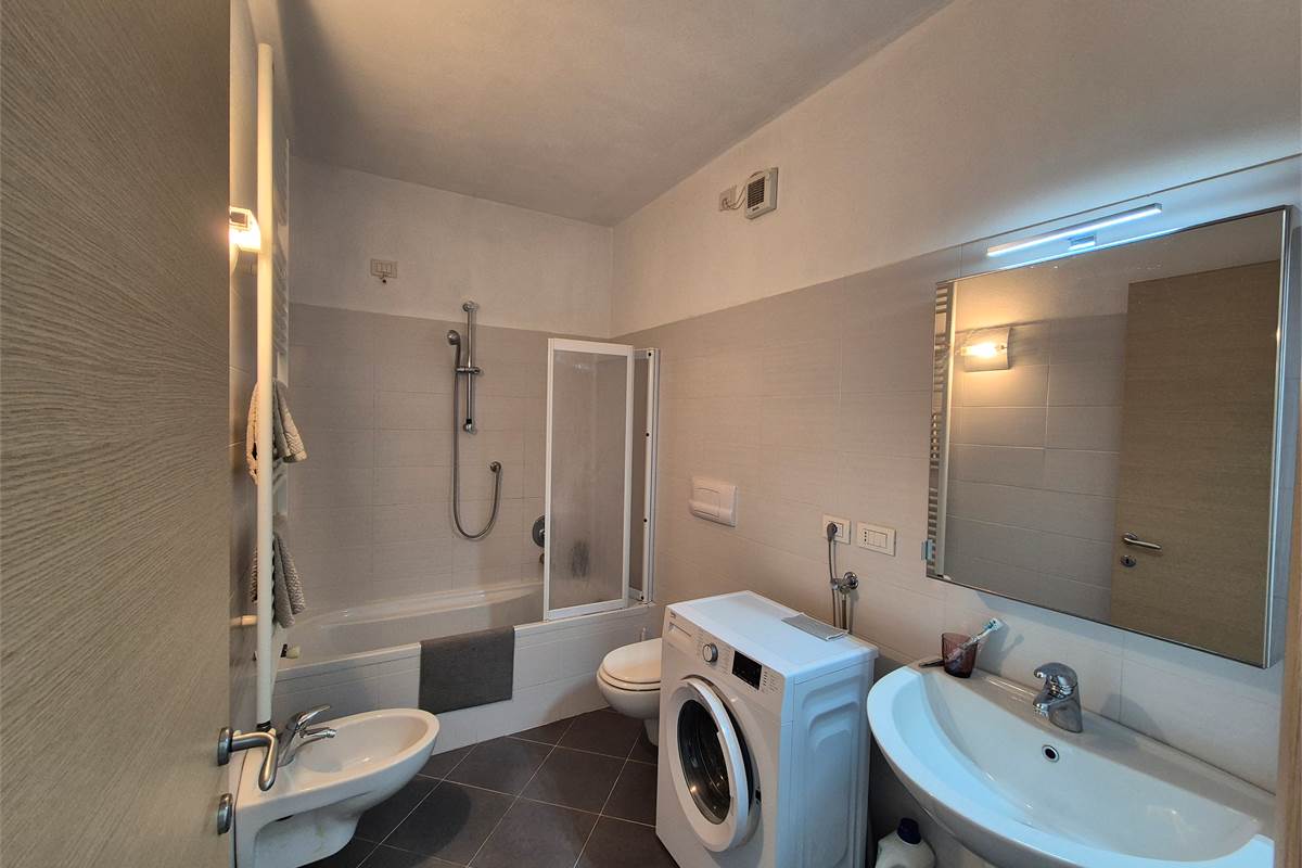 Nuovo Monolocale arredato a Como