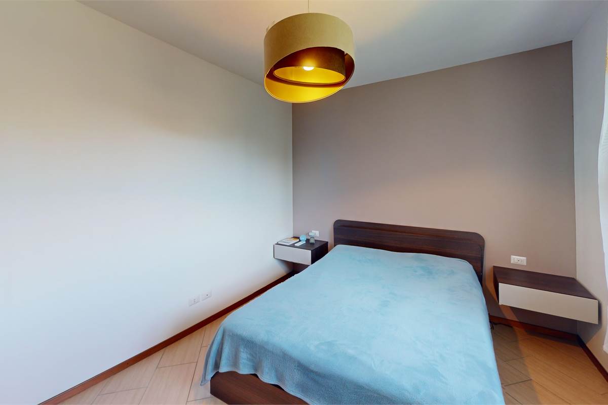 Trilocale luminoso con autorimessa doppia a Bregnano