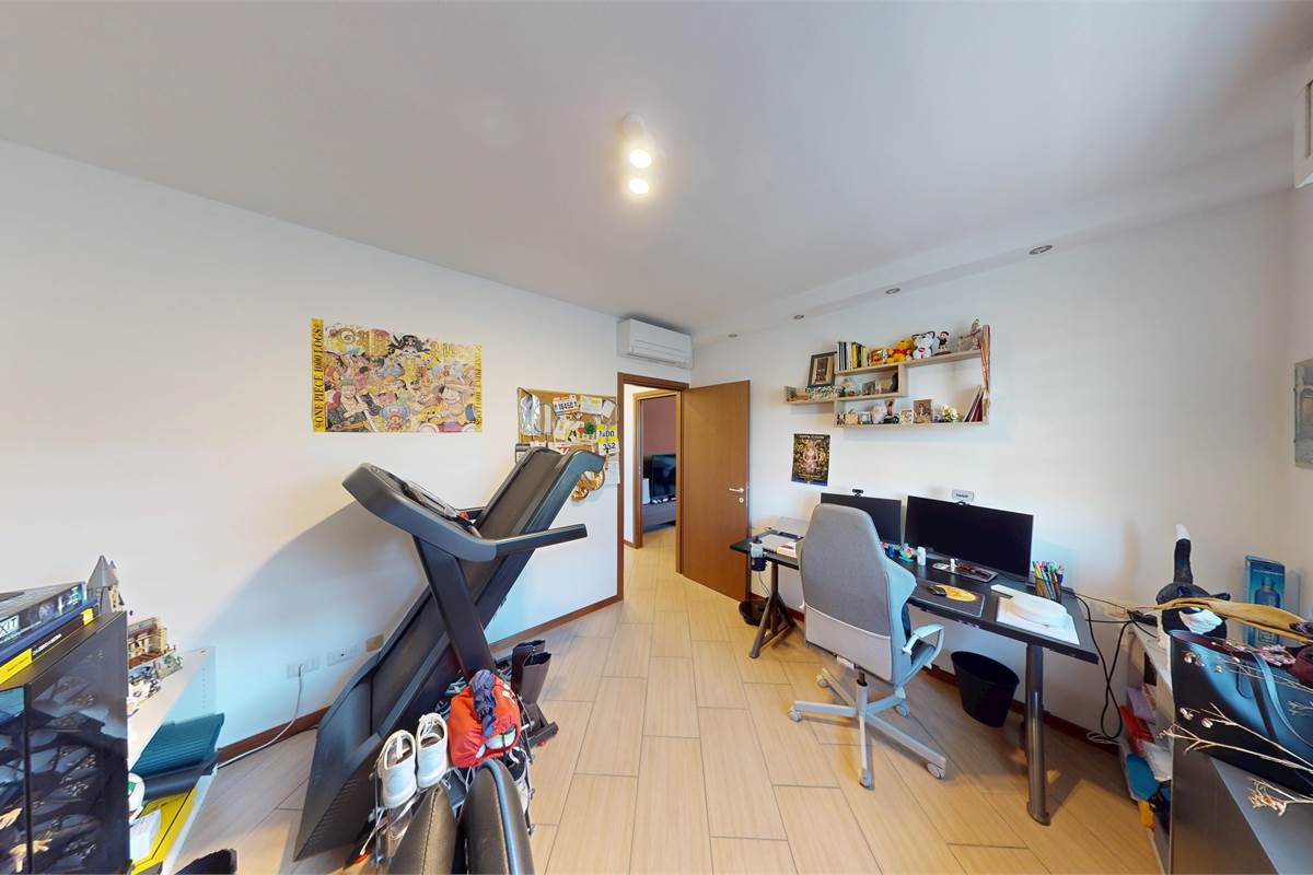 Trilocale luminoso con autorimessa doppia a Bregnano