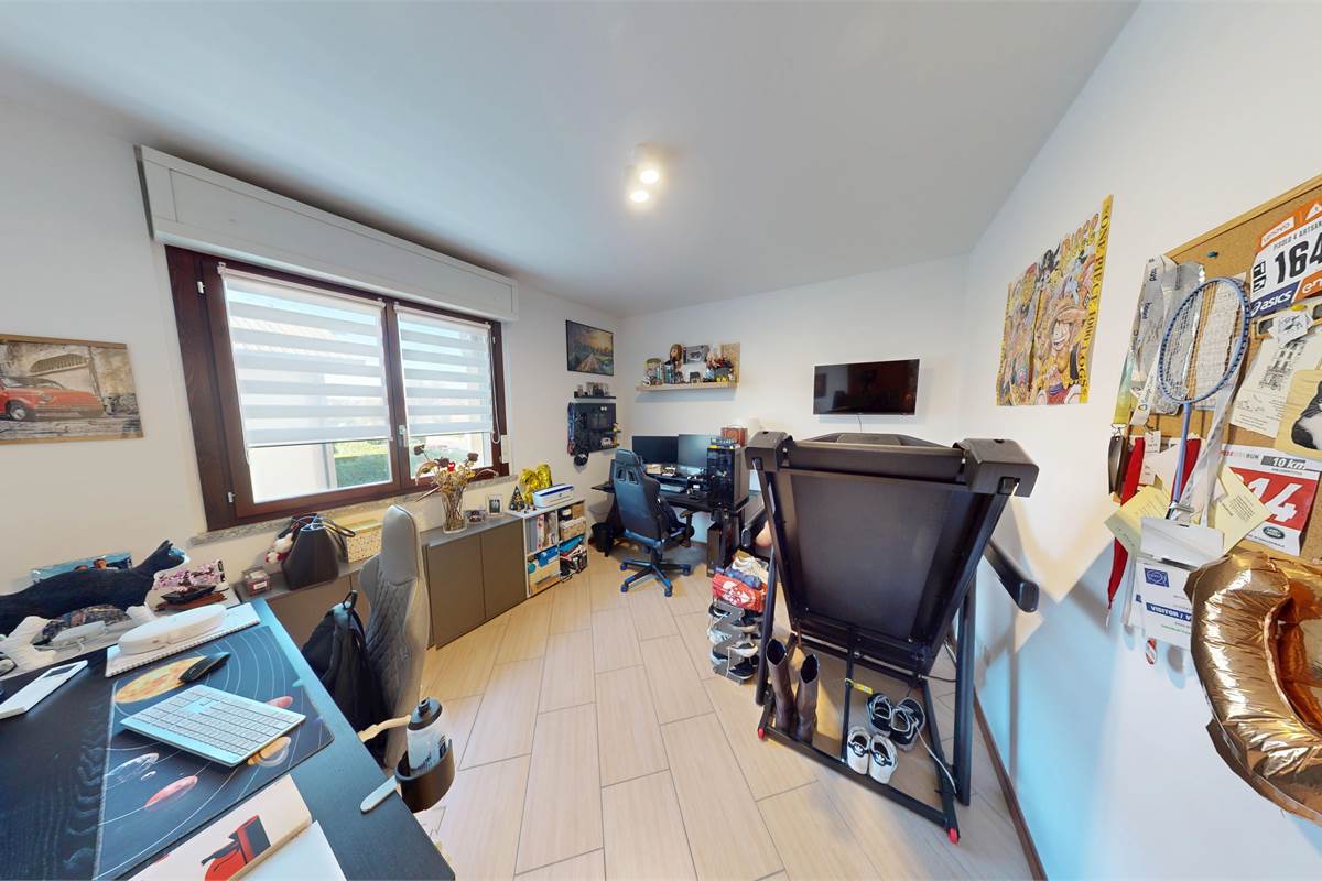 Trilocale luminoso con autorimessa doppia a Bregnano