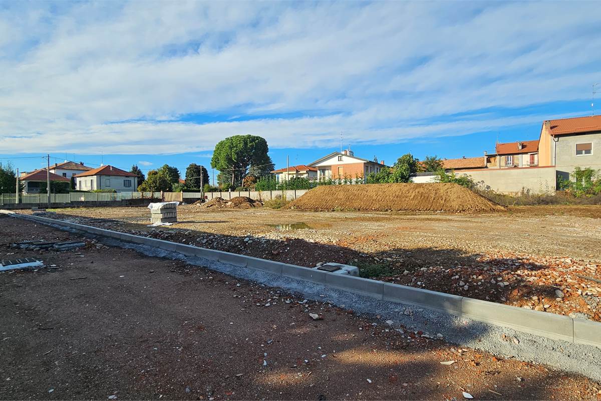 Terreno edificabile in vendita nei pressi di Lomazzo (CO)