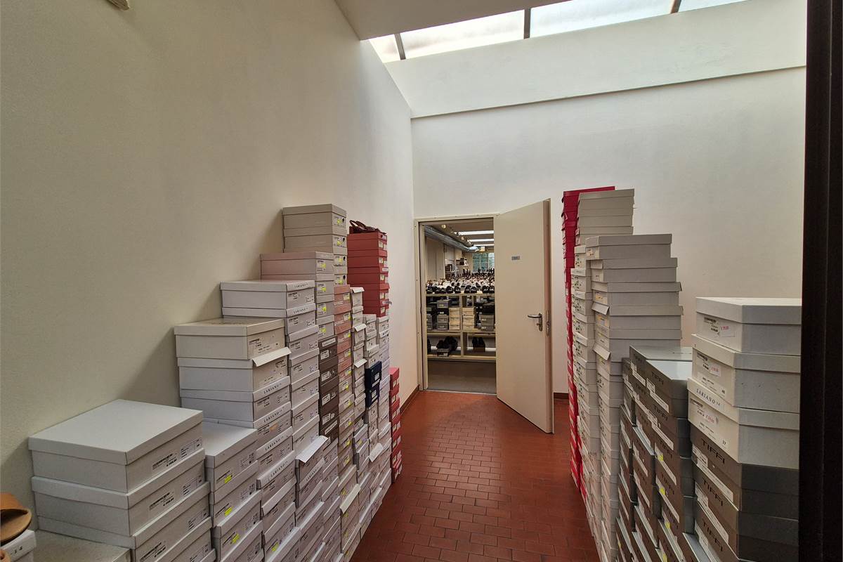 Capannone Commerciale in Vendita a Cirimido