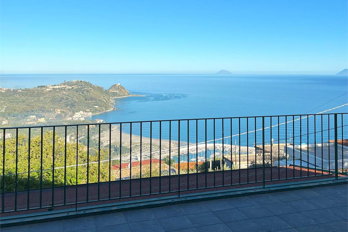 Villa indipendente con vista arcipelago eoliano