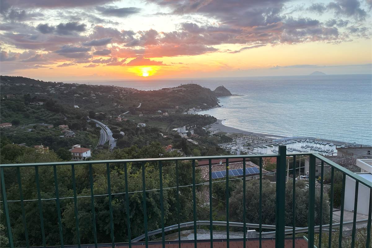 Villa indipendente con vista arcipelago eoliano