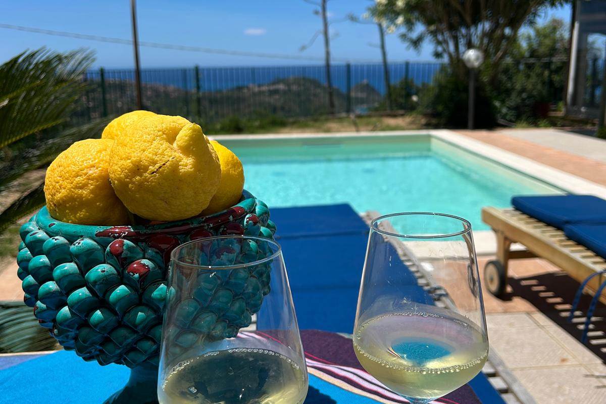 Villa indipendente con vista arcipelago eoliano