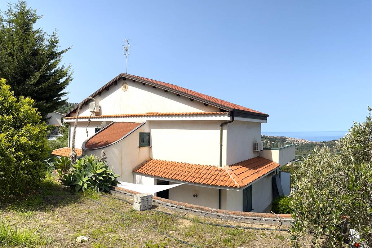 Villa indipendente con vista arcipelago eoliano