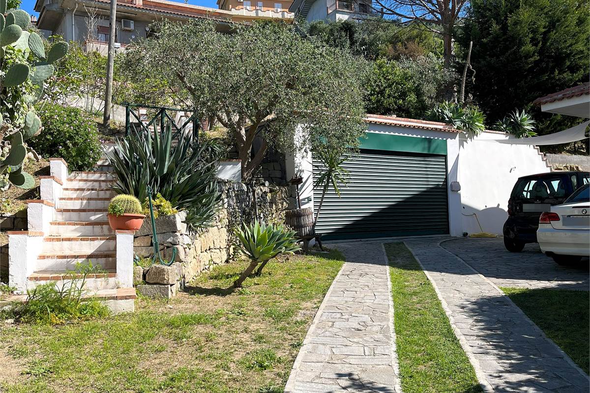 Villa indipendente con vista arcipelago eoliano