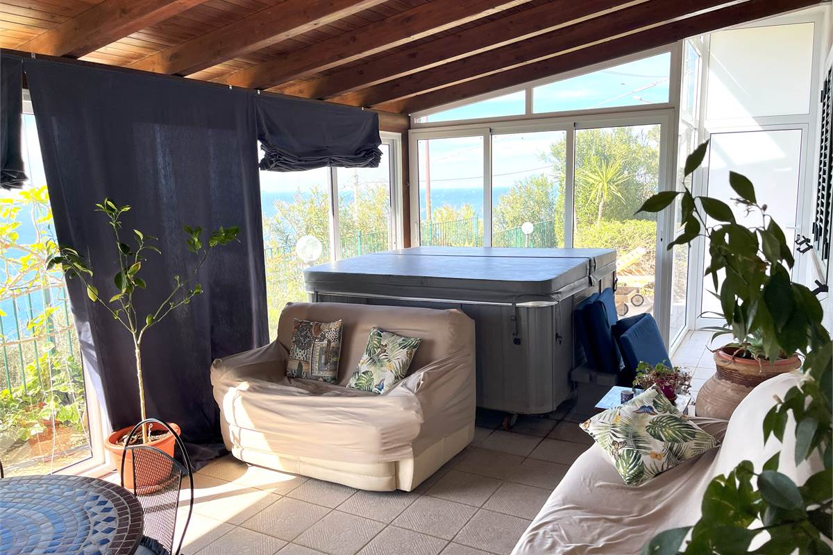 Villa indipendente con vista arcipelago eoliano