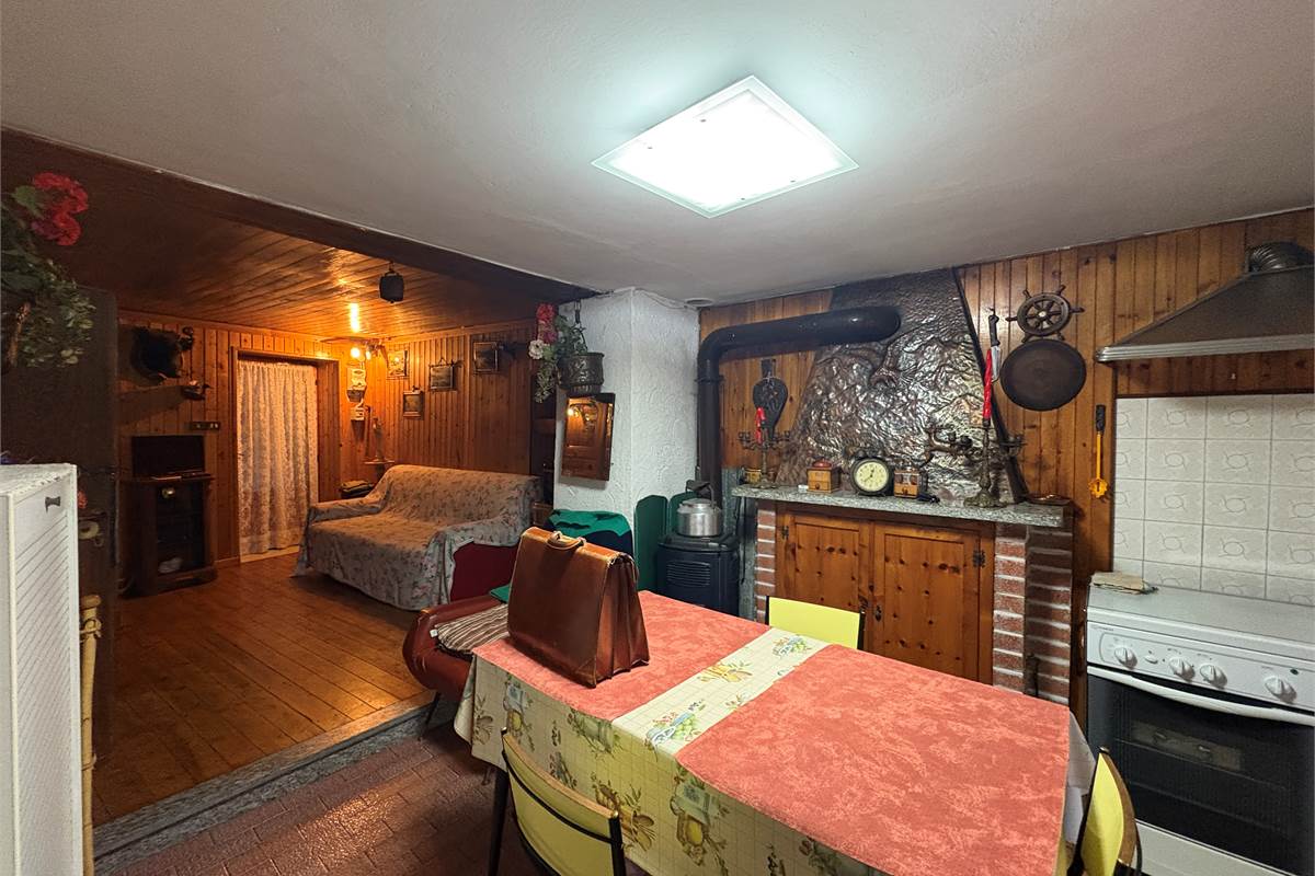 Porzione di casa ad Armio 