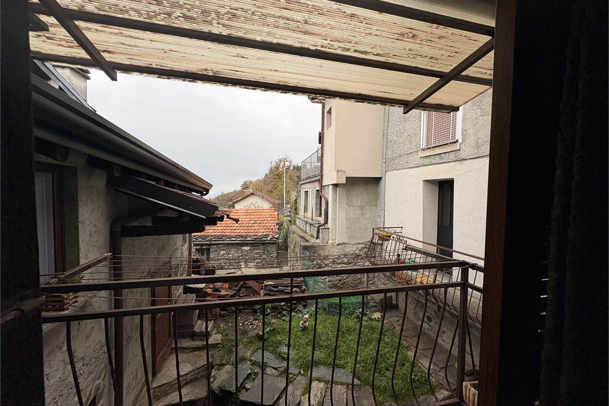 Porzione di casa ad Armio 