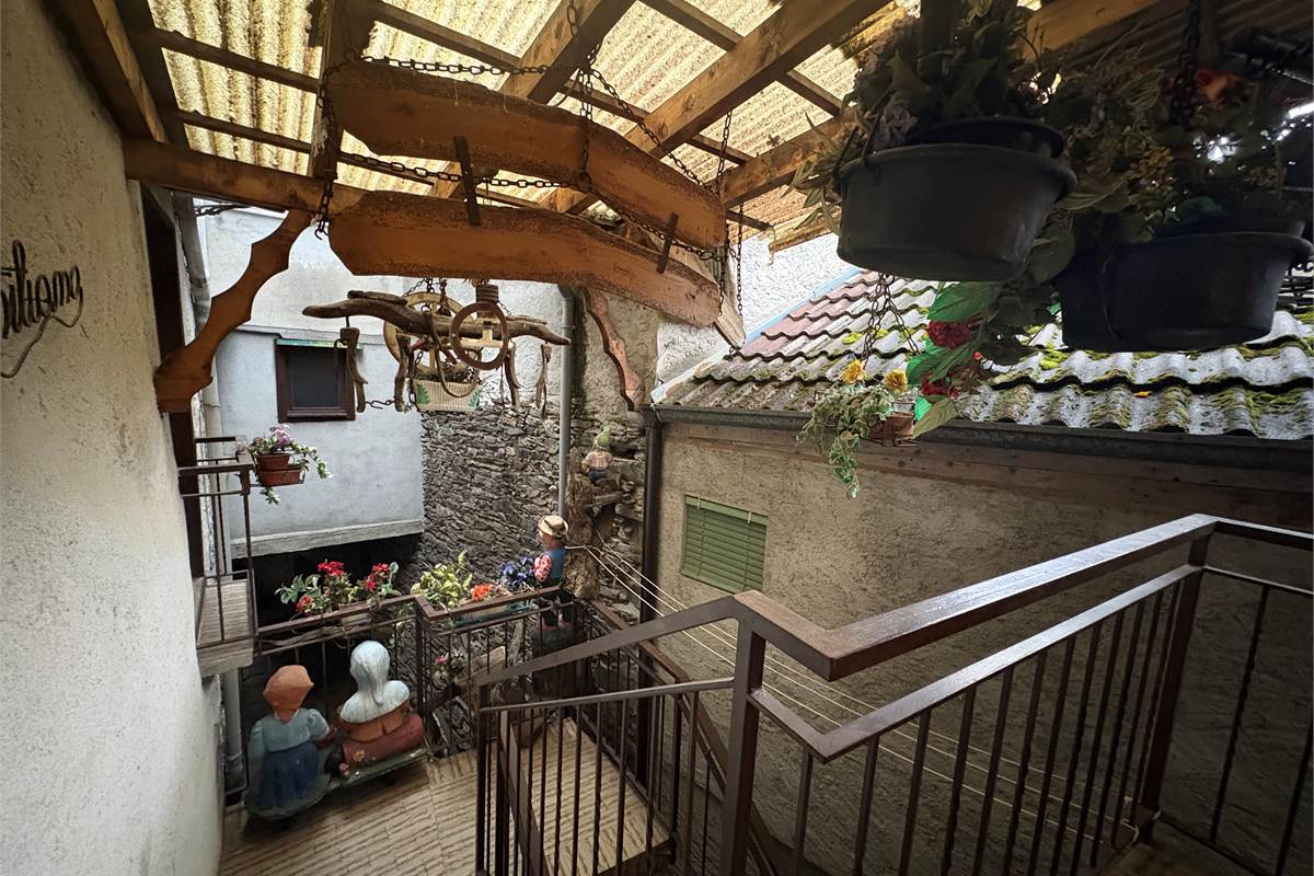 Porzione di casa ad Armio 