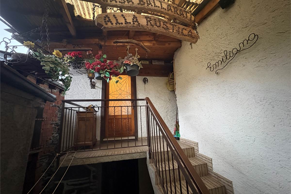 Porzione di casa ad Armio 