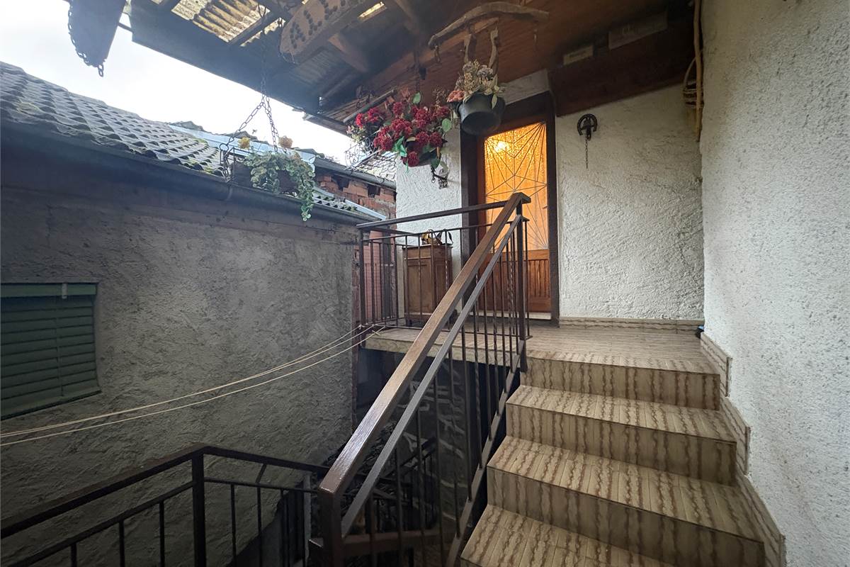 Porzione di casa ad Armio 