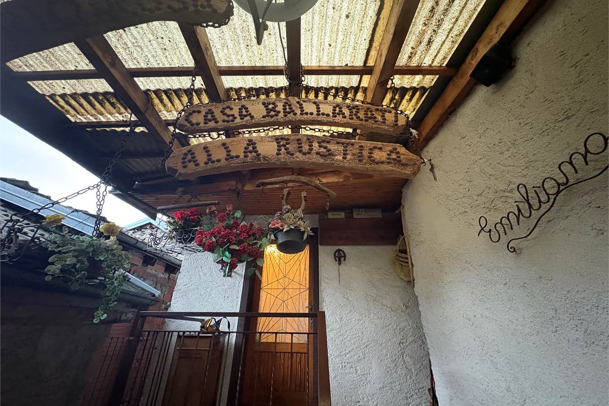 Porzione di casa ad Armio 