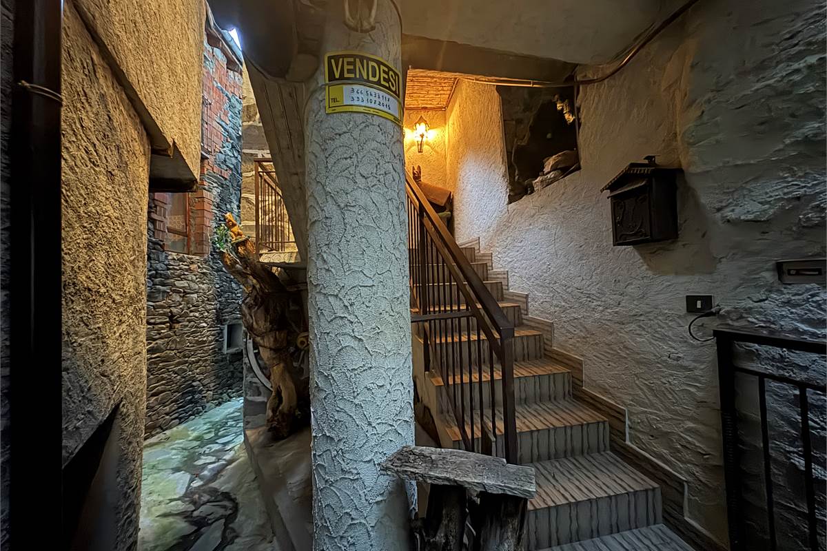 Porzione di casa ad Armio 