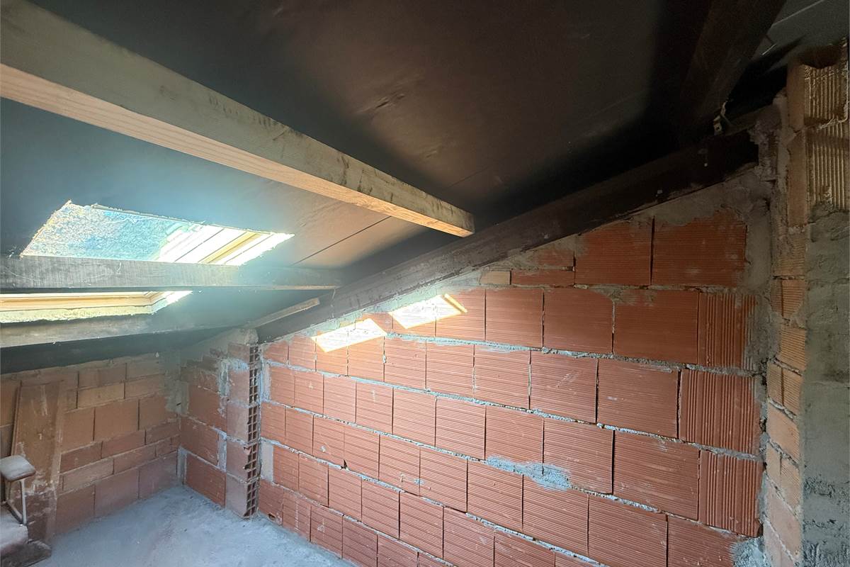 Quadrilocale con box e sottotetto