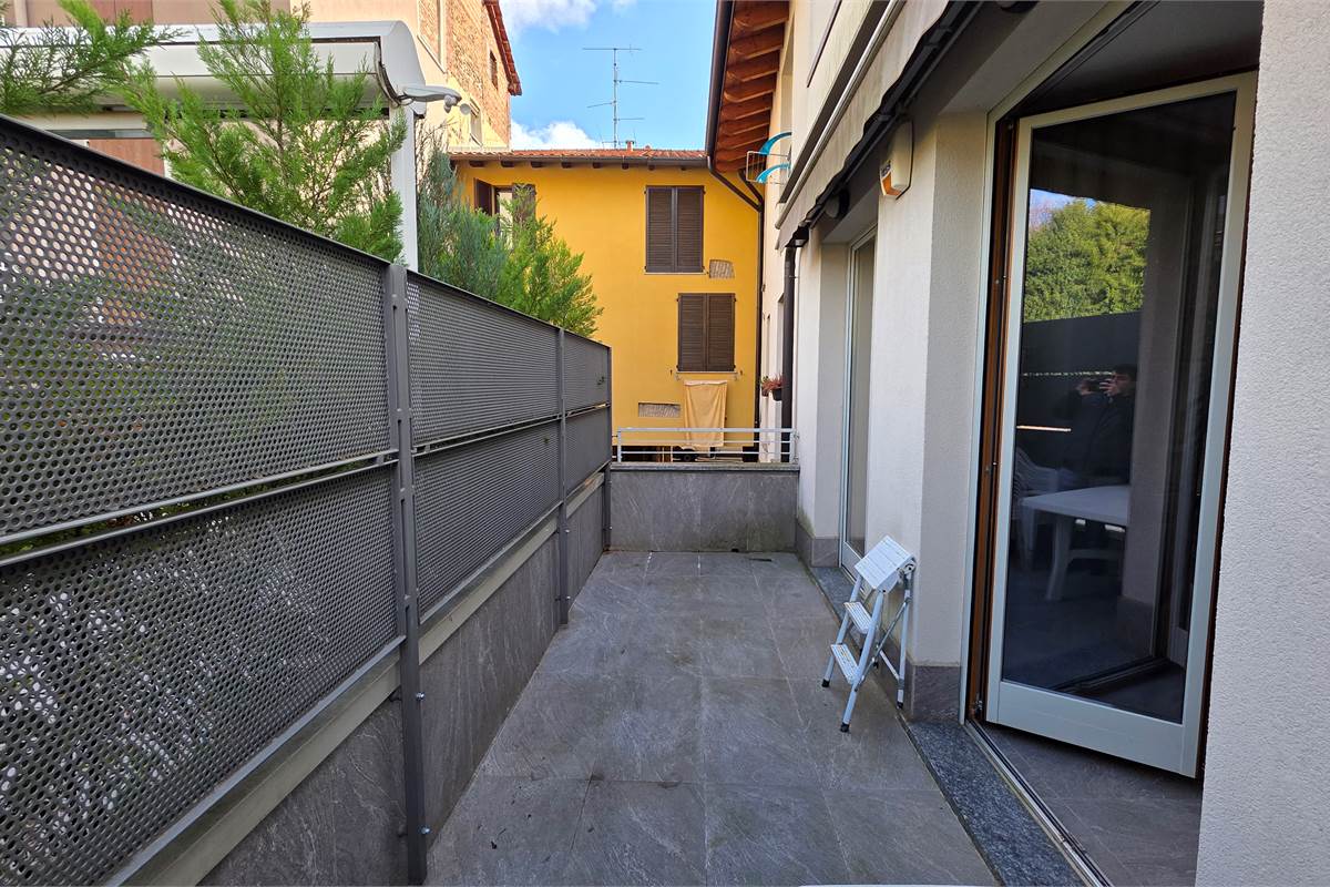 Ampio bilocale con terrazzo