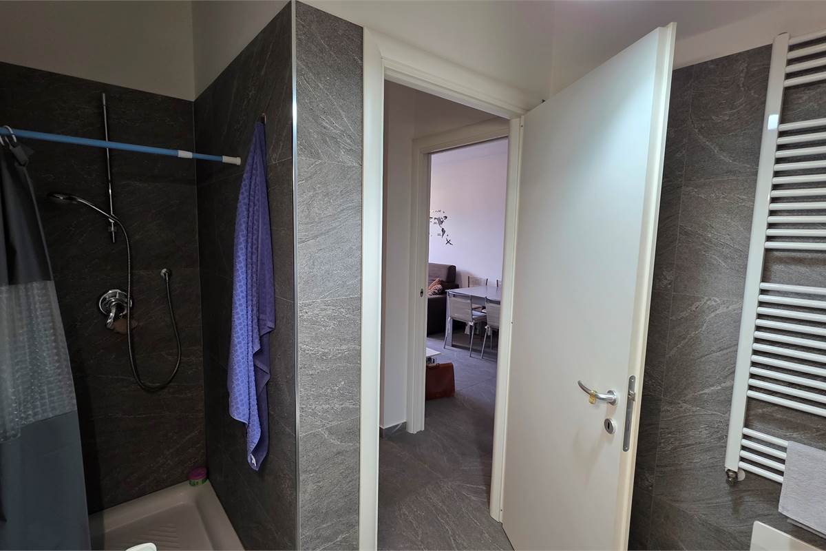 Ampio bilocale con terrazzo