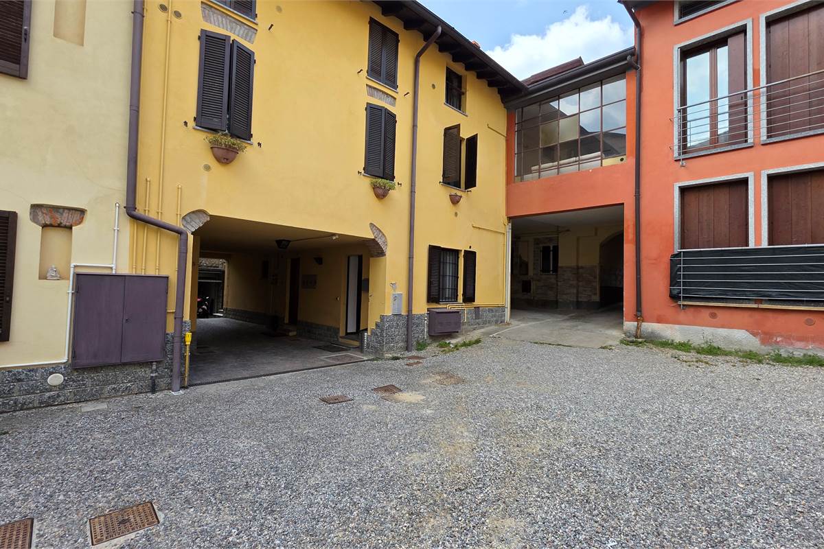 Ampio bilocale con terrazzo