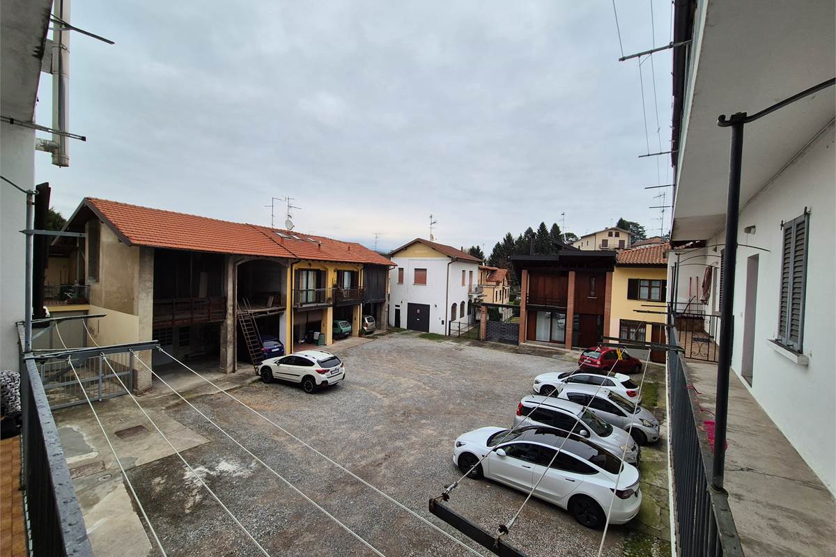 Bilocale in centro a Fino mornasco