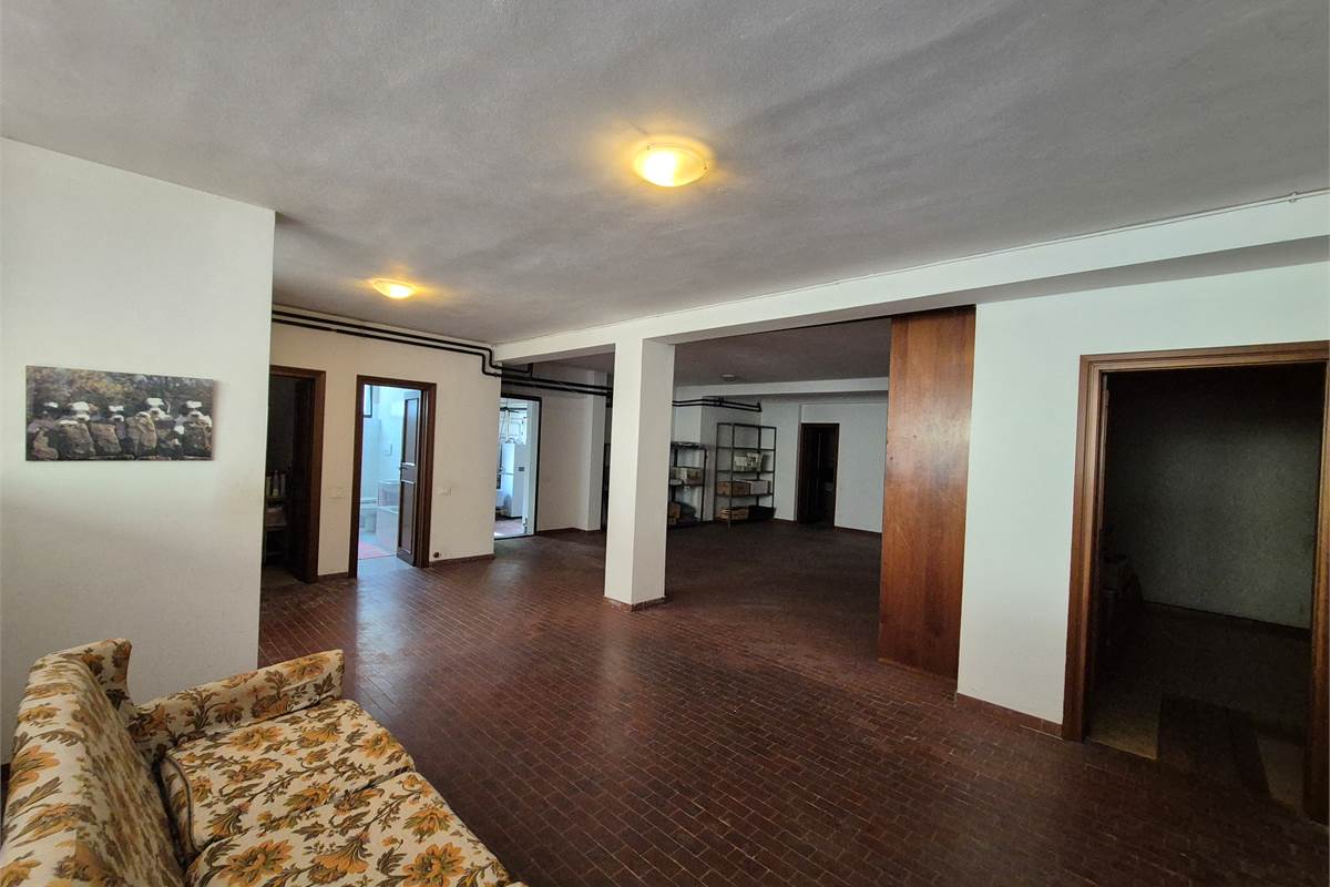 Villa singola con giardino a Cirimido