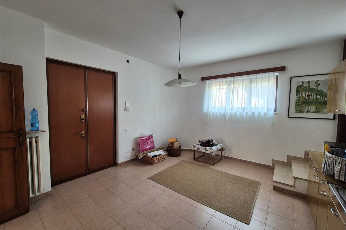 Villa singola con giardino a Cirimido