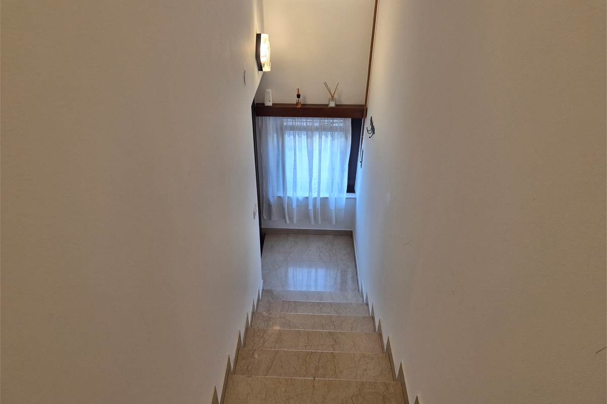 Villa singola con giardino a Cirimido