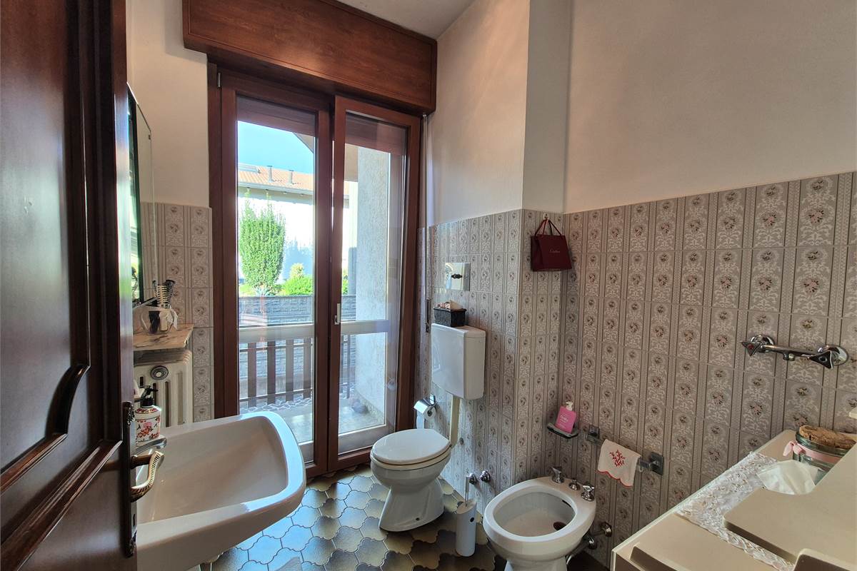 Villa singola con giardino a Cirimido