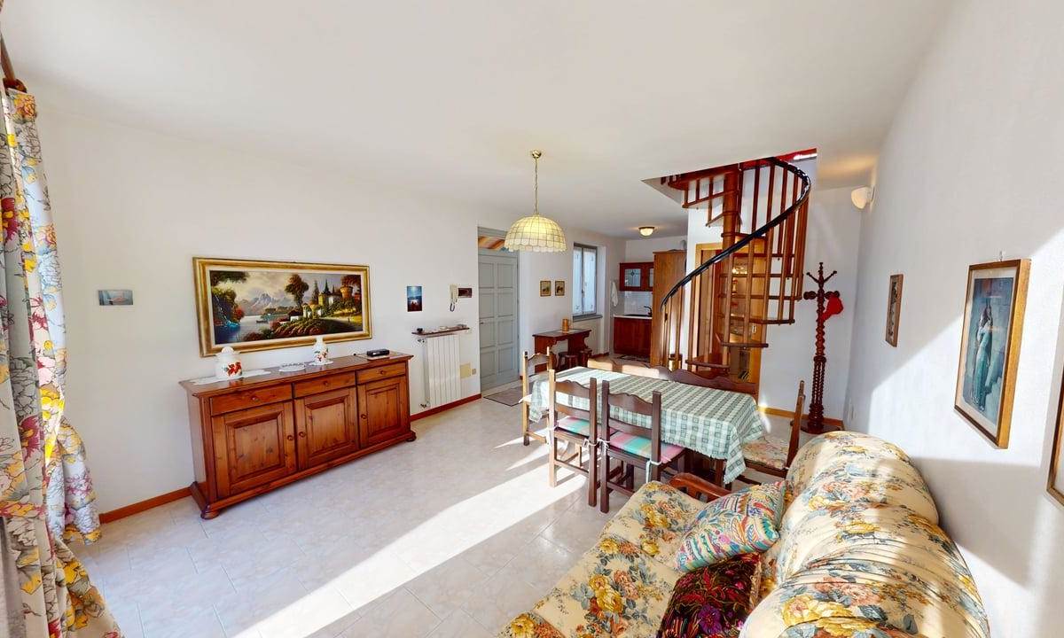 Appartamento su due livelli a Sala comacina