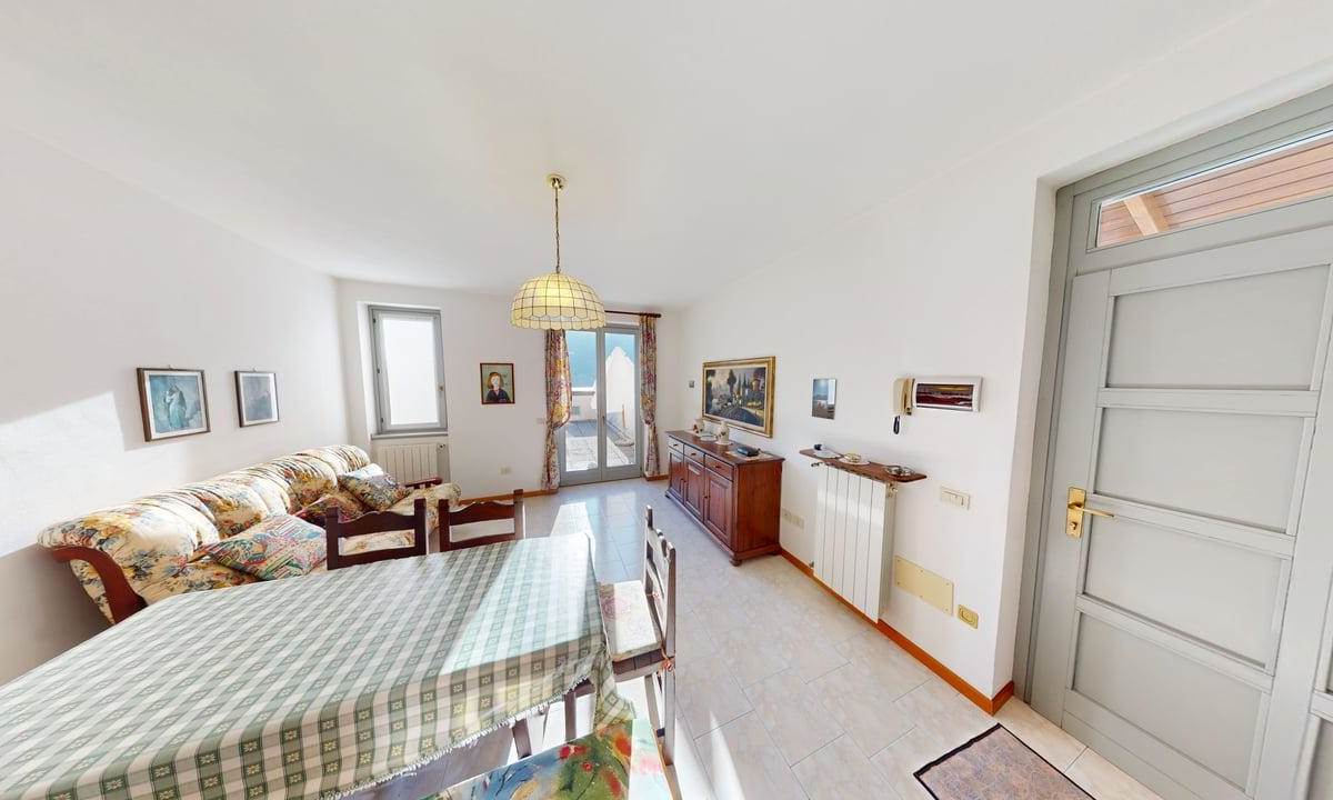 Appartamento su due livelli a Sala comacina