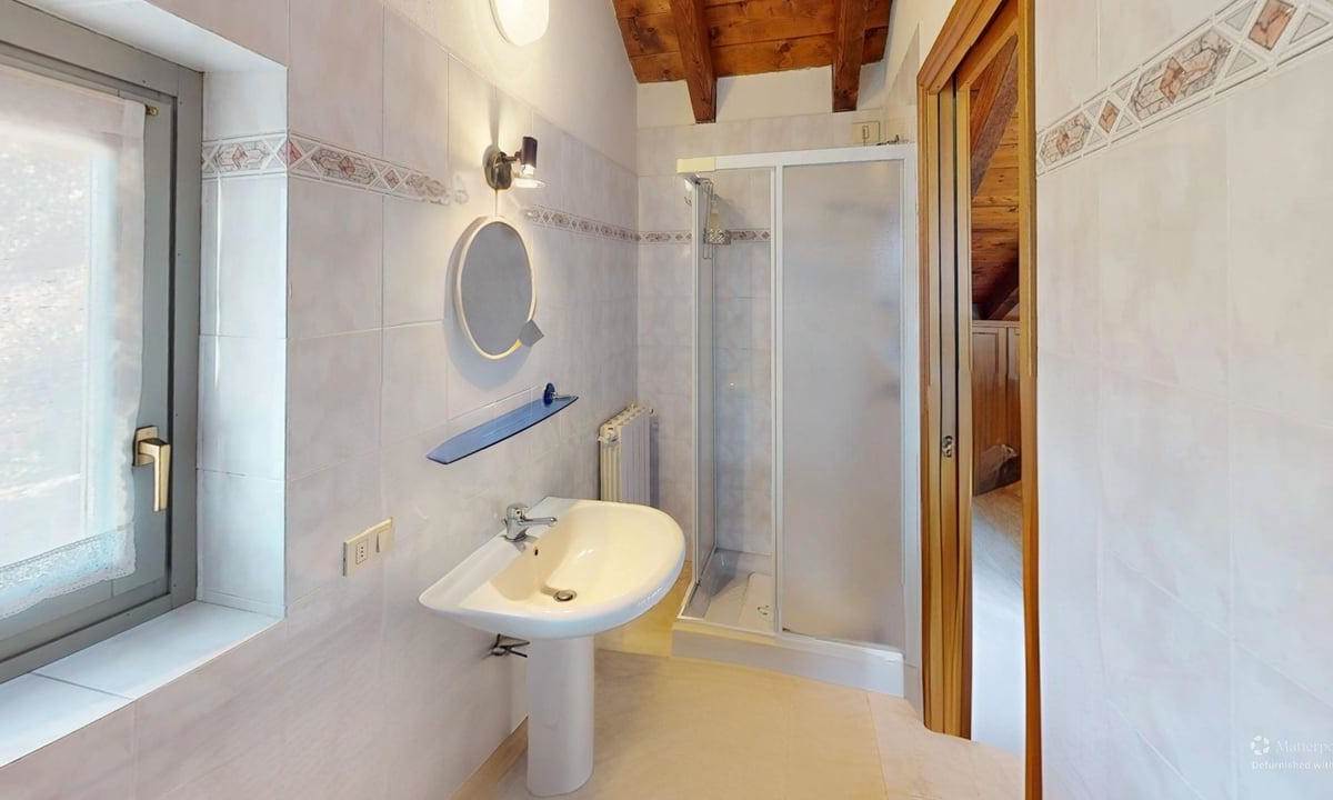 Appartamento su due livelli a Sala comacina