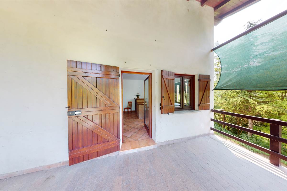 Casa indipendente con terreno a Stazzano 