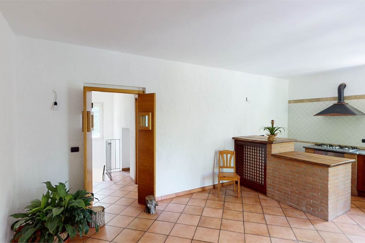 Casa indipendente con terreno a Stazzano 