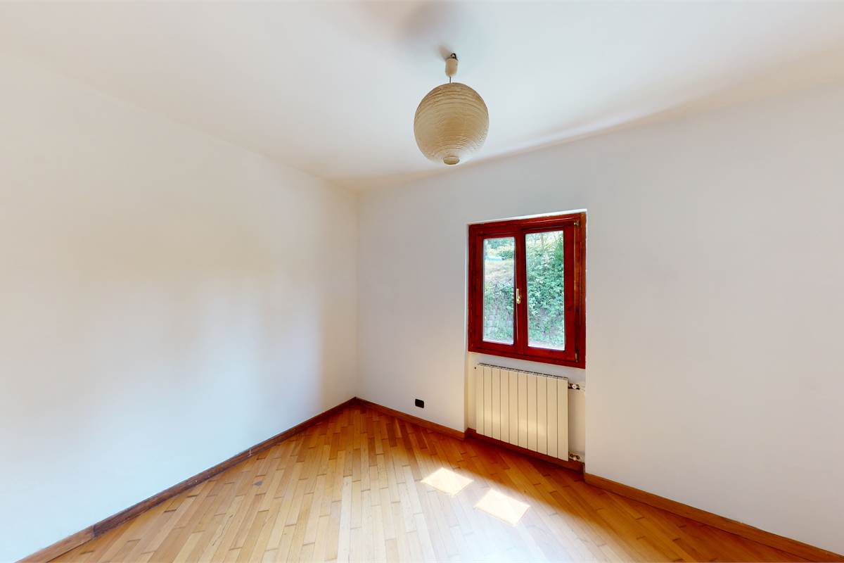 Casa indipendente con terreno a Stazzano 