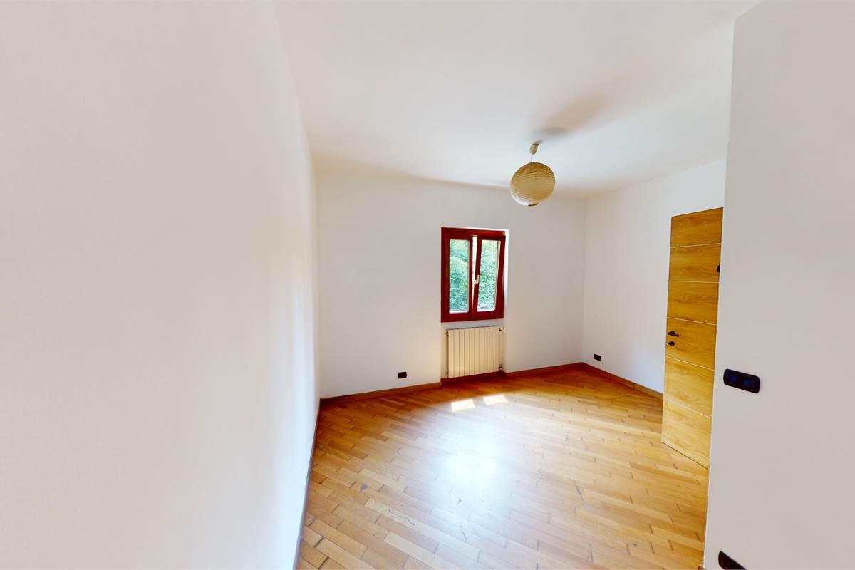 Casa indipendente con terreno a Stazzano 