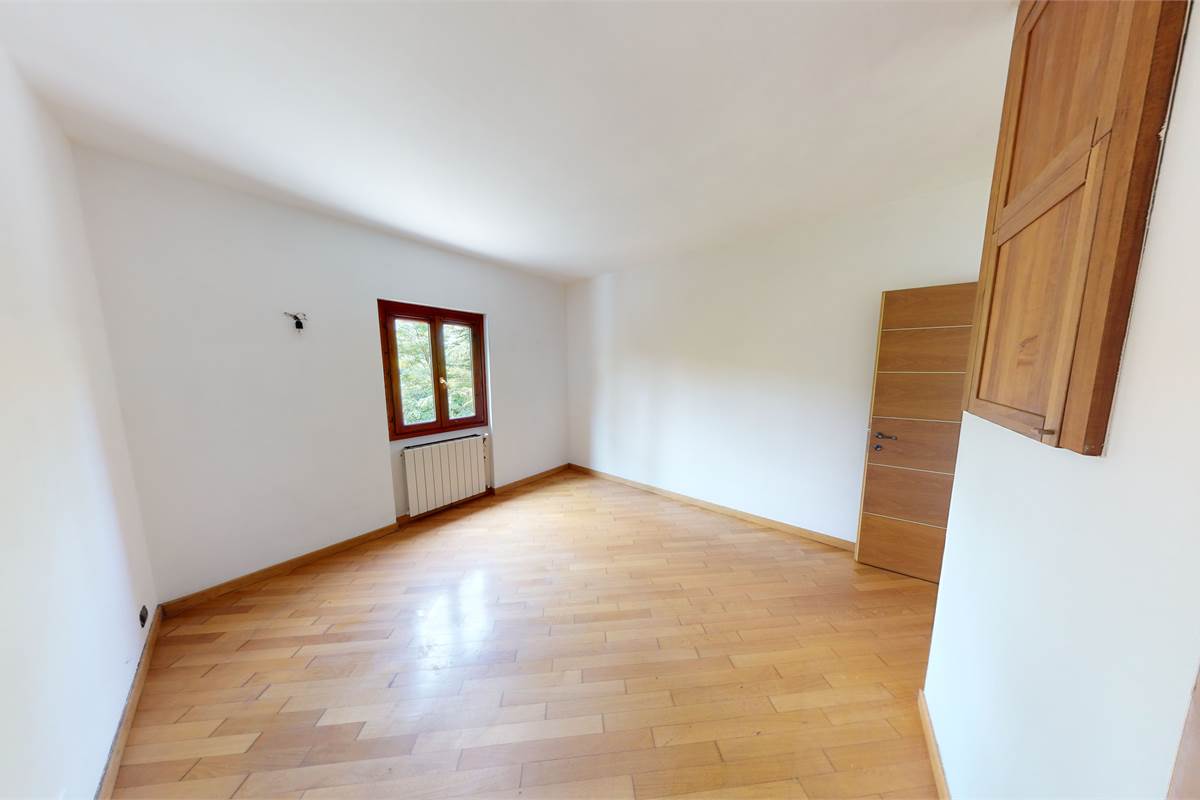 Casa indipendente con terreno a Stazzano 