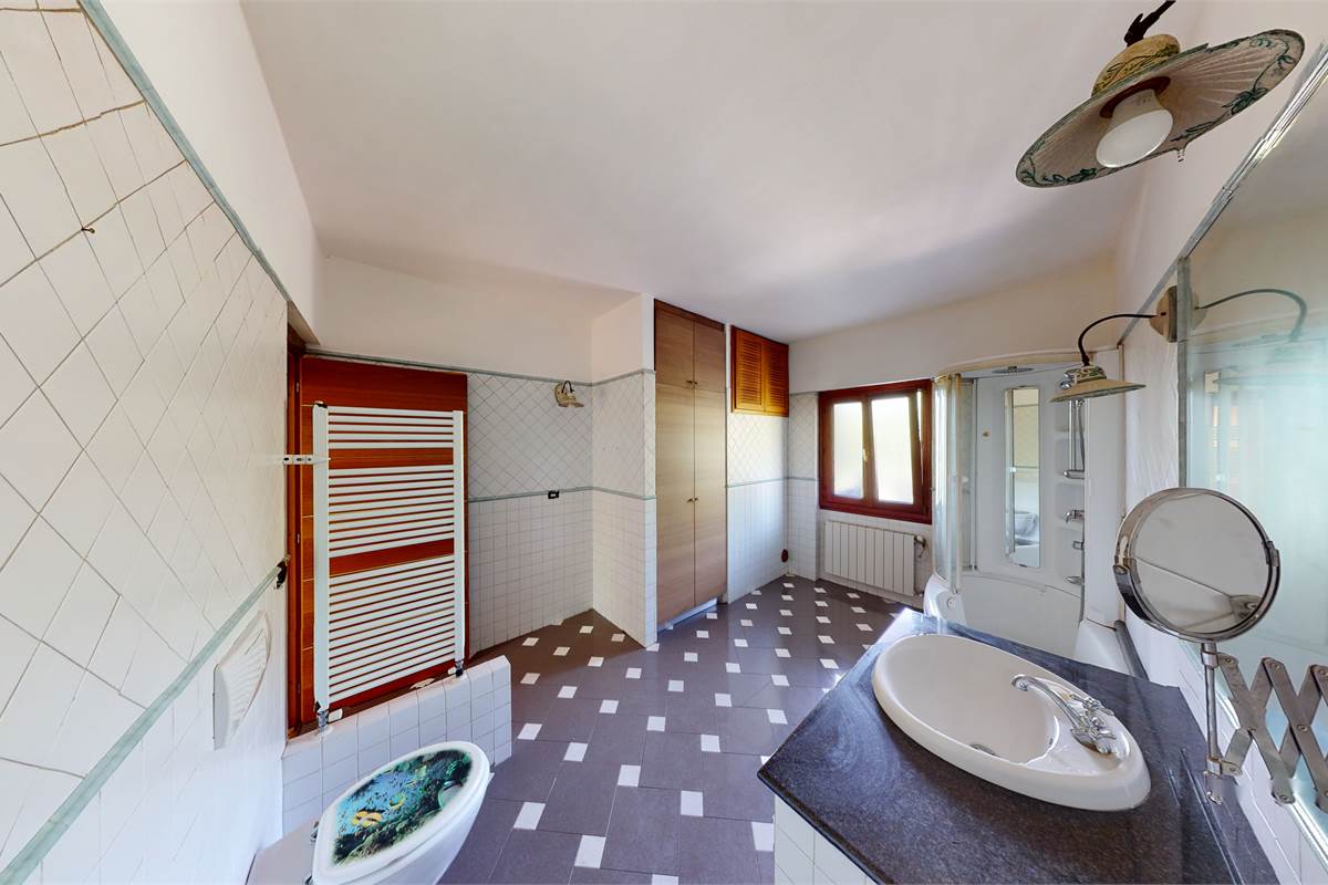 Casa indipendente con terreno a Stazzano 